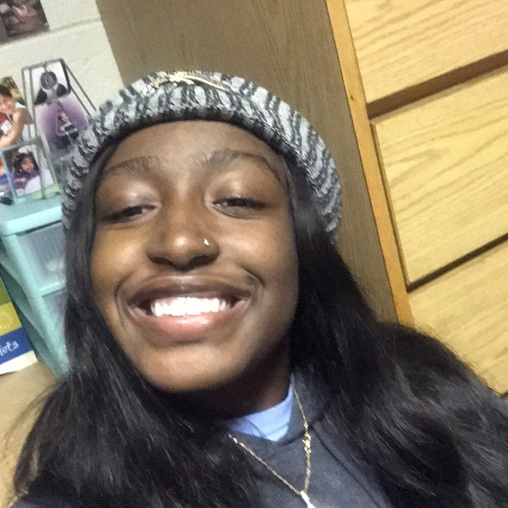 Meet your Posher, Destini